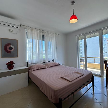 Bella'S Apartments Sakes Kültér fotó